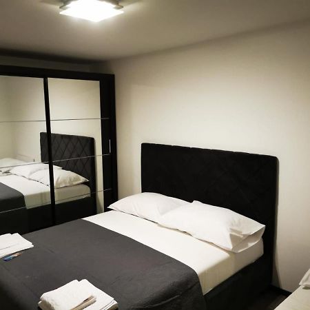 Apartment Vista Омиш Экстерьер фото